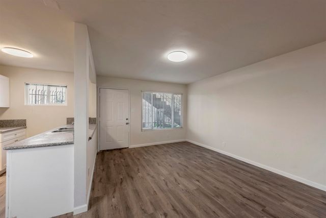 107 Catron Dr, Oakland, CA 94603