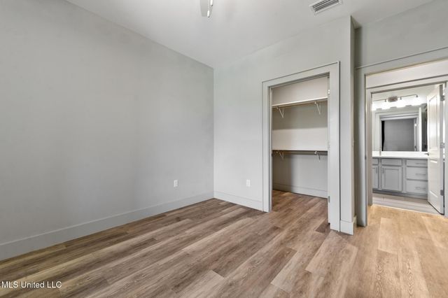 2501 Bienville Boulevard, 137, Ocean Springs, MS 39564