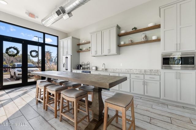 2501 Bienville Boulevard, 137, Ocean Springs, MS 39564