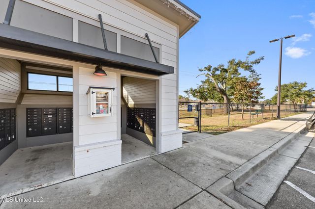 2501 Bienville Boulevard, 137, Ocean Springs, MS 39564