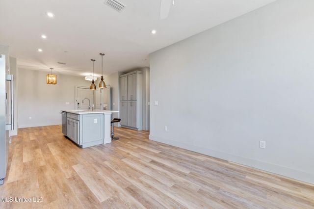 2501 Bienville Boulevard, 137, Ocean Springs, MS 39564