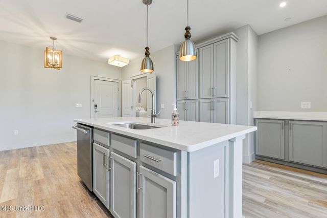 2501 Bienville Boulevard, 137, Ocean Springs, MS 39564