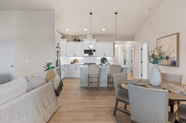 2519 S 47th Ave, Yakima, WA 98903