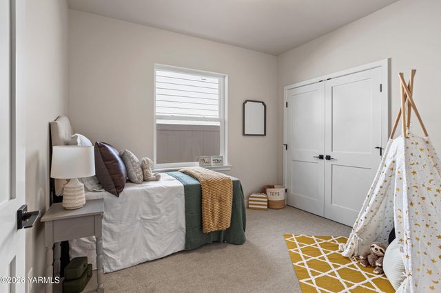 2519 S 47th Ave, Yakima, WA 98903