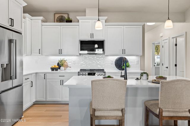 2519 S 47th Ave, Yakima, WA 98903