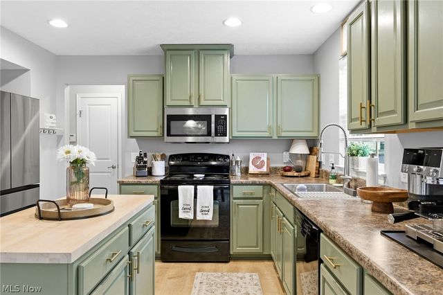 6401 Fawn Lane, North Ridgeville, OH 44039