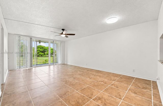 8421 Lagos De Campo Boulevard 202T, Tamarac, FL 33321