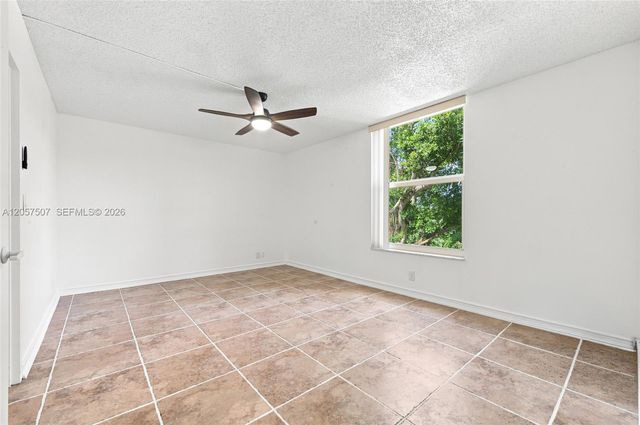 8421 Lagos De Campo Boulevard 202T, Tamarac, FL 33321