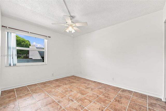 8421 Lagos De Campo Boulevard 202T, Tamarac, FL 33321