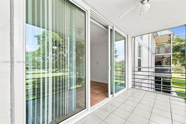 8421 Lagos De Campo Boulevard 202T, Tamarac, FL 33321