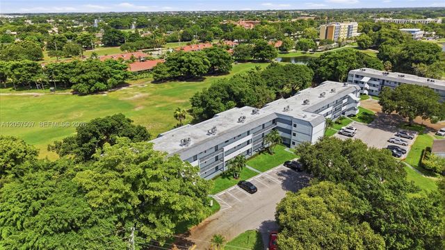 8421 Lagos De Campo Boulevard 202T, Tamarac, FL 33321