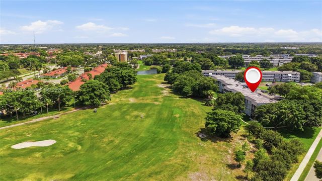 8421 Lagos De Campo Boulevard 202T, Tamarac, FL 33321