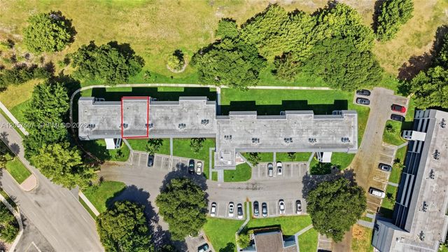 8421 Lagos De Campo Boulevard 202T, Tamarac, FL 33321