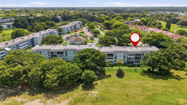 8421 Lagos De Campo Boulevard 202T, Tamarac, FL 33321