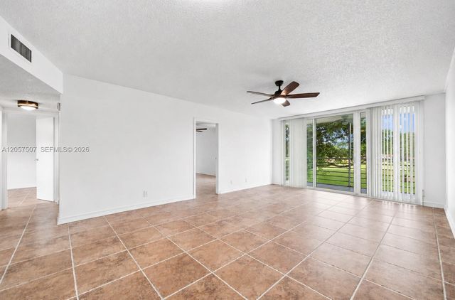 8421 Lagos De Campo Boulevard 202T, Tamarac, FL 33321