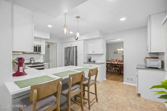 30 Sweetbriar Trail, Howell, NJ 07731