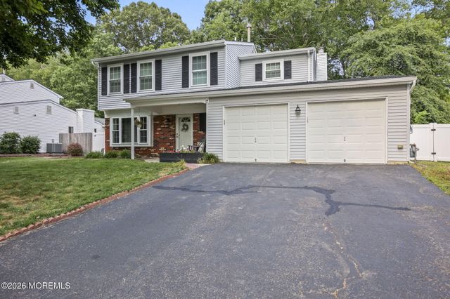 30 Sweetbriar Trail, Howell, NJ 07731