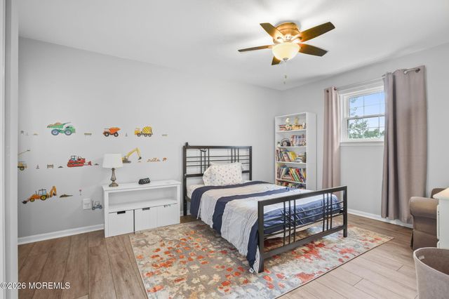 30 Sweetbriar Trail, Howell, NJ 07731