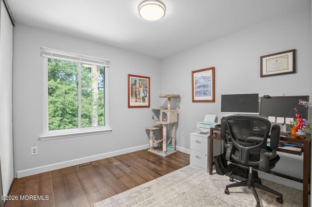 30 Sweetbriar Trail, Howell, NJ 07731