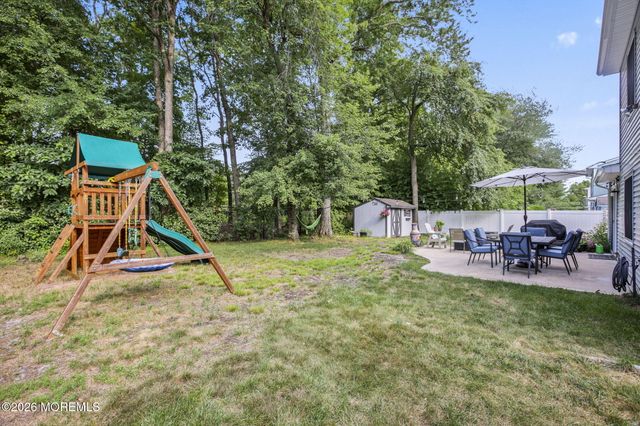 30 Sweetbriar Trail, Howell, NJ 07731