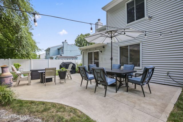30 Sweetbriar Trail, Howell, NJ 07731