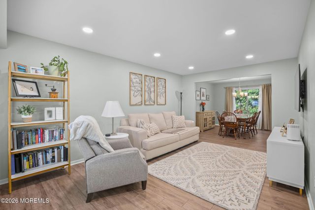 30 Sweetbriar Trail, Howell, NJ 07731