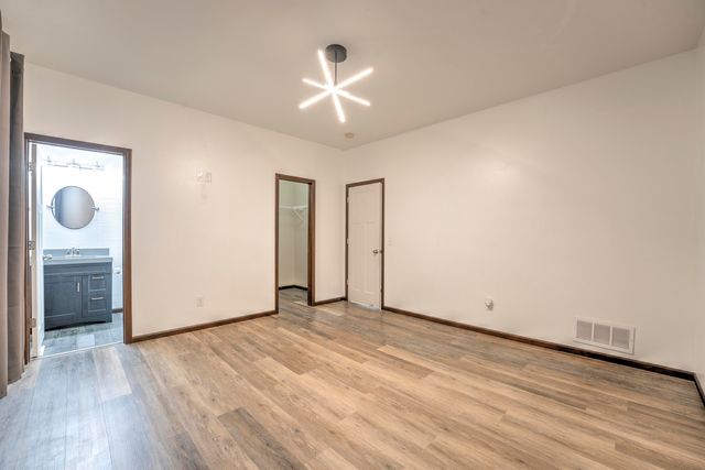 1908 26th St SW, Minot, ND 58701