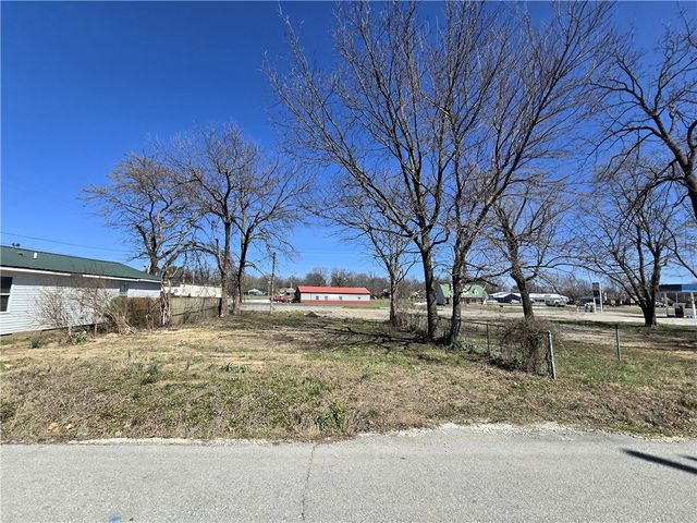 300 E Pridemore Drive, Lincoln, AR 72744