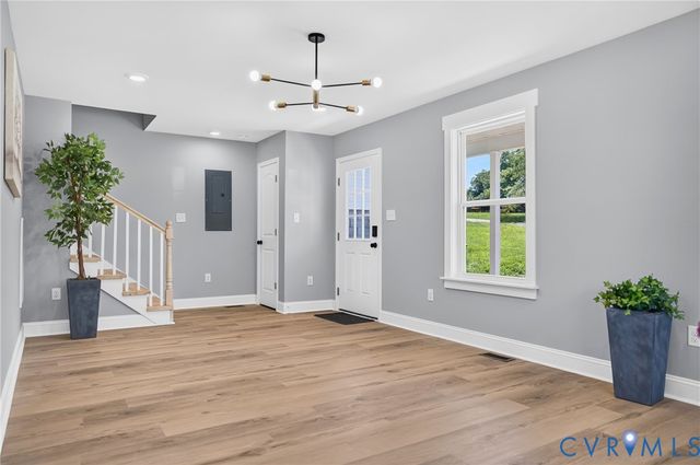 517 St Andrew St, Petersburg, VA 23803
