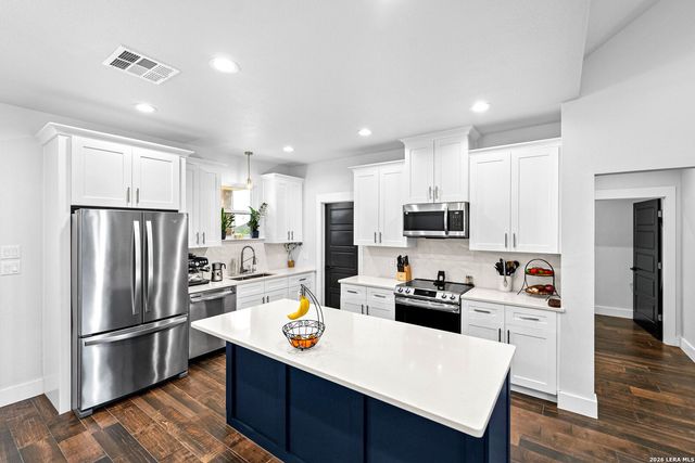 156 Woodbridge Dr, La Vernia, TX 78121