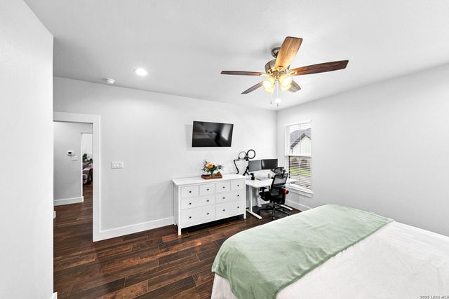 156 Woodbridge Dr, La Vernia, TX 78121