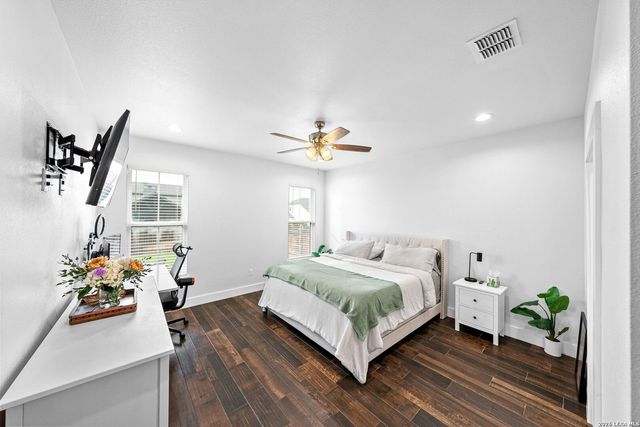 156 Woodbridge Dr, La Vernia, TX 78121