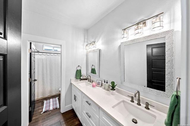156 Woodbridge Dr, La Vernia, TX 78121