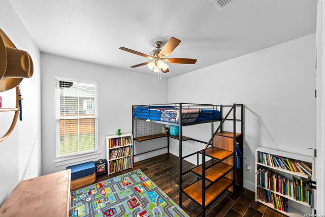 156 Woodbridge Dr, La Vernia, TX 78121