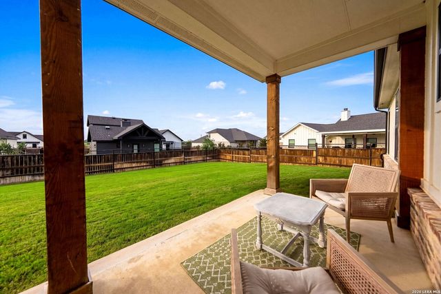 156 Woodbridge Dr, La Vernia, TX 78121