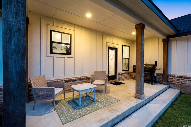 156 Woodbridge Dr, La Vernia, TX 78121