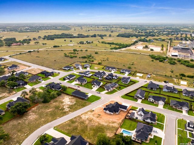 156 Woodbridge Dr, La Vernia, TX 78121