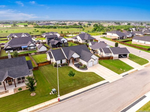 156 Woodbridge Dr, La Vernia, TX 78121