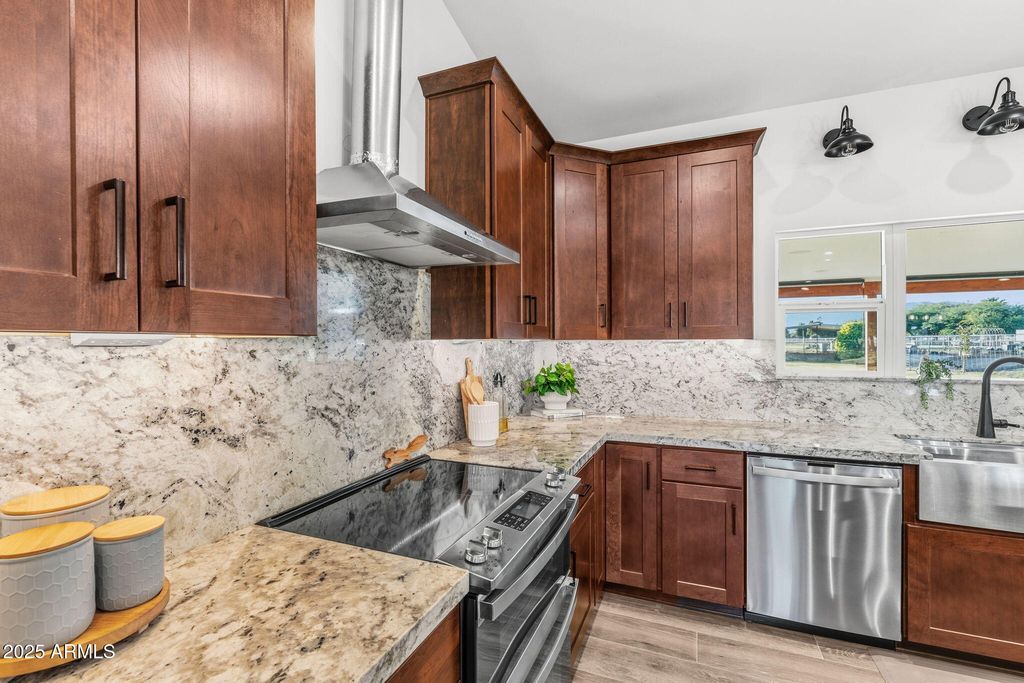 Image 14 of property listing at 7336 N 181ST Avenue, Waddell, AZ 85355