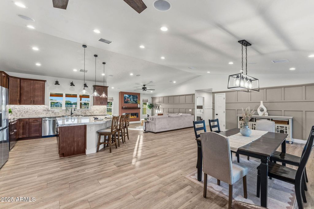 Image 20 of property listing at 7336 N 181ST Avenue, Waddell, AZ 85355