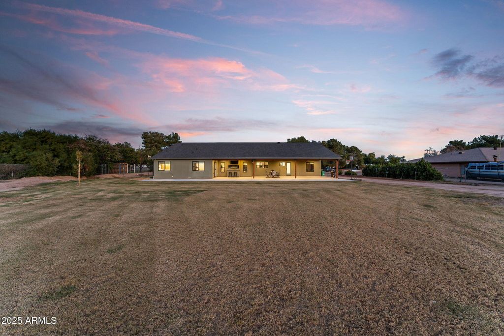 Image 47 of property listing at 7336 N 181ST Avenue, Waddell, AZ 85355