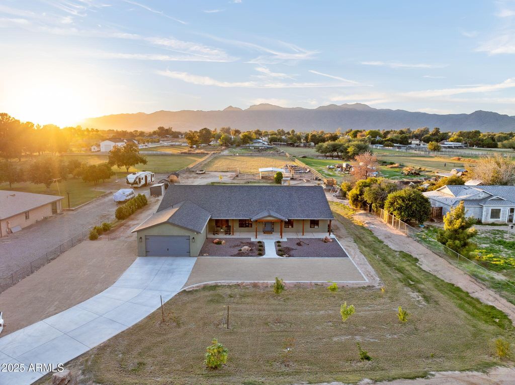 Image 57 of property listing at 7336 N 181ST Avenue, Waddell, AZ 85355