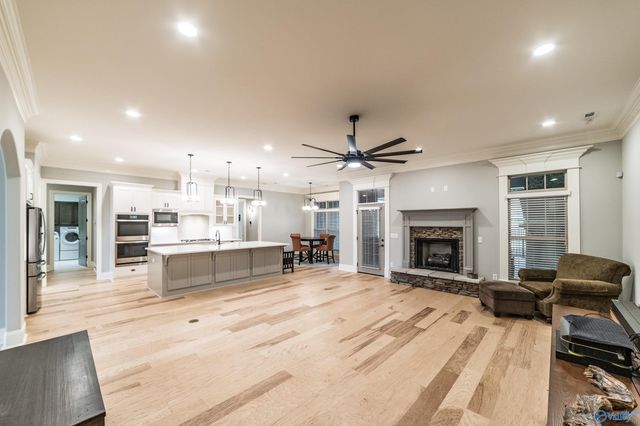 1314 Pecan Point Way SE, Huntsville, AL 35803