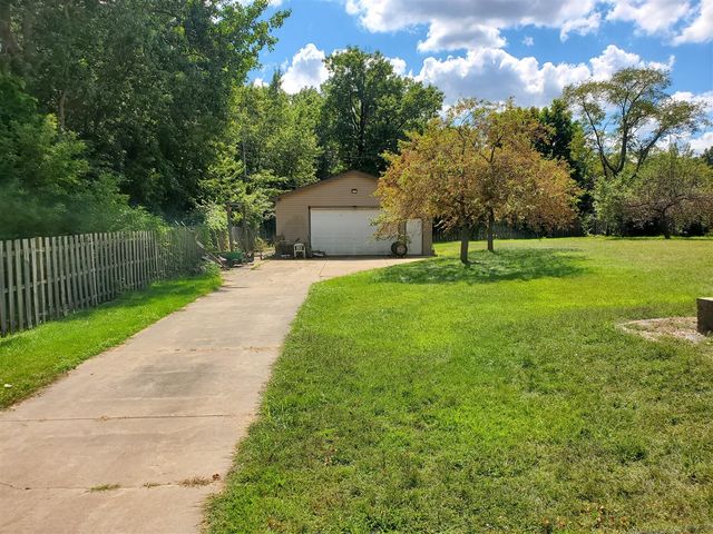 26215 Beverly Road, Taylor, MI 48180