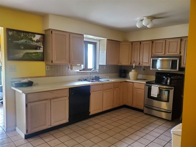 26215 Beverly Road, Taylor, MI 48180