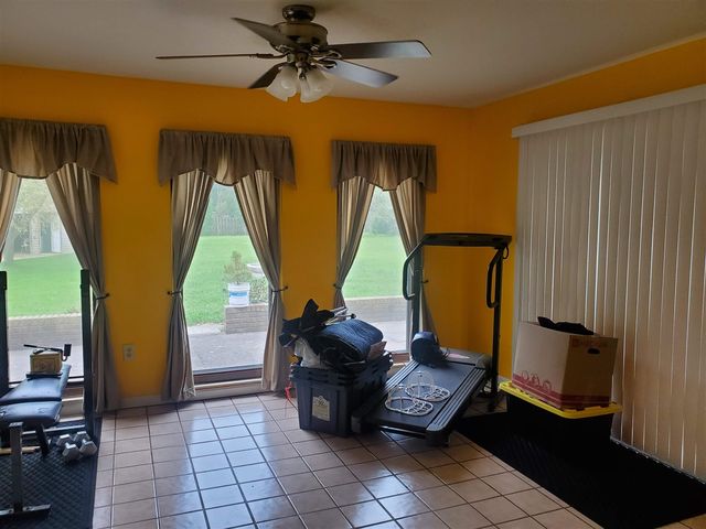 26215 Beverly Road, Taylor, MI 48180