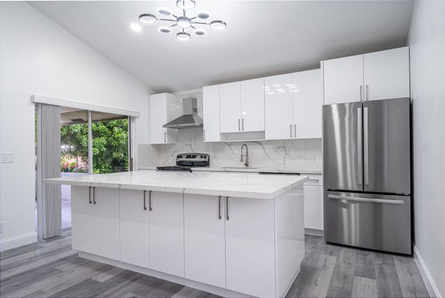 5140 NW 5th Avenue, Boca Raton, FL 33487