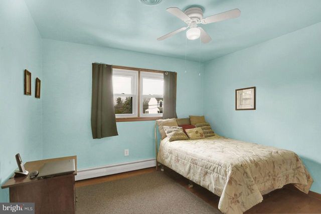 54 GRANDVIEW RD, Hummelstown, PA 17036