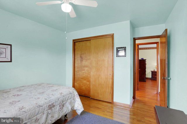 54 GRANDVIEW RD, Hummelstown, PA 17036