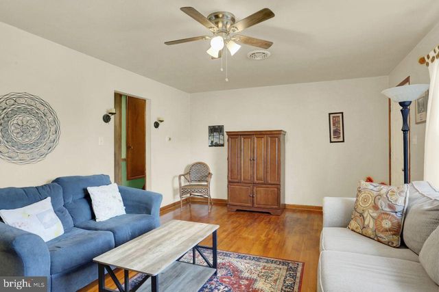 54 GRANDVIEW RD, Hummelstown, PA 17036